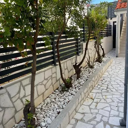 Sajska Apartament Murter